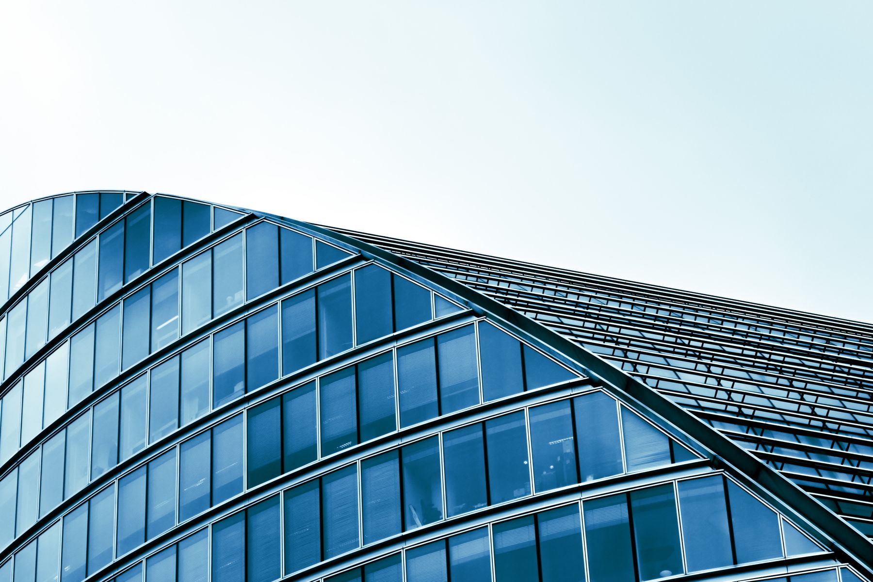 Curved glass curtain-wall facade